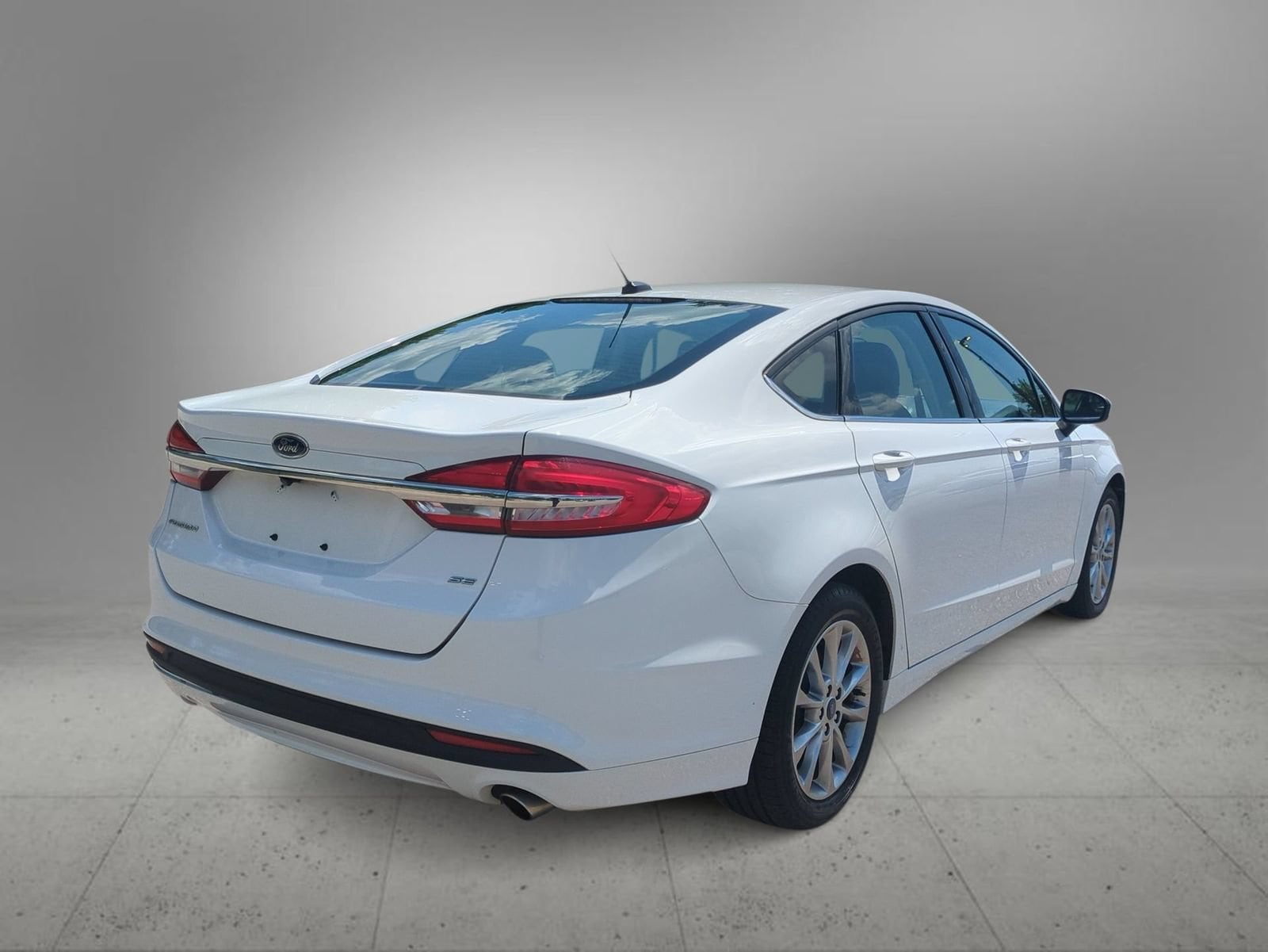 Thumbnail: 2017 Ford Fusion - 8