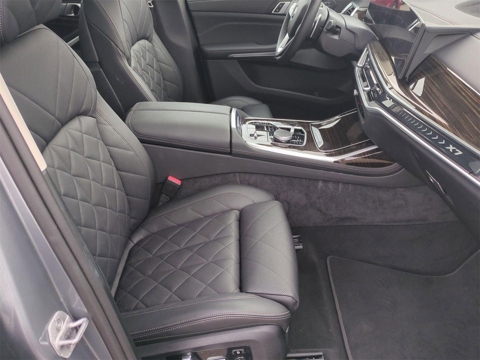 Thumbnail: 2024 BMW X7 - 23