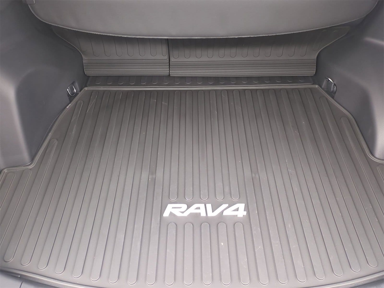 Thumbnail: 2025 Toyota RAV4 - 34