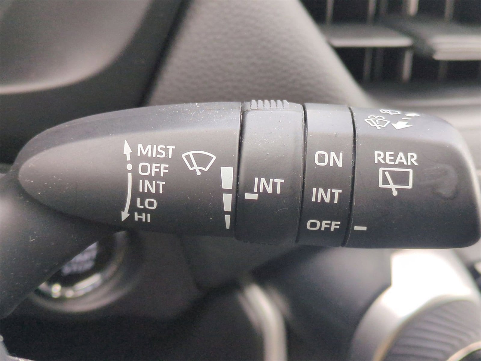 Thumbnail: 2023 Toyota RAV4 - 27