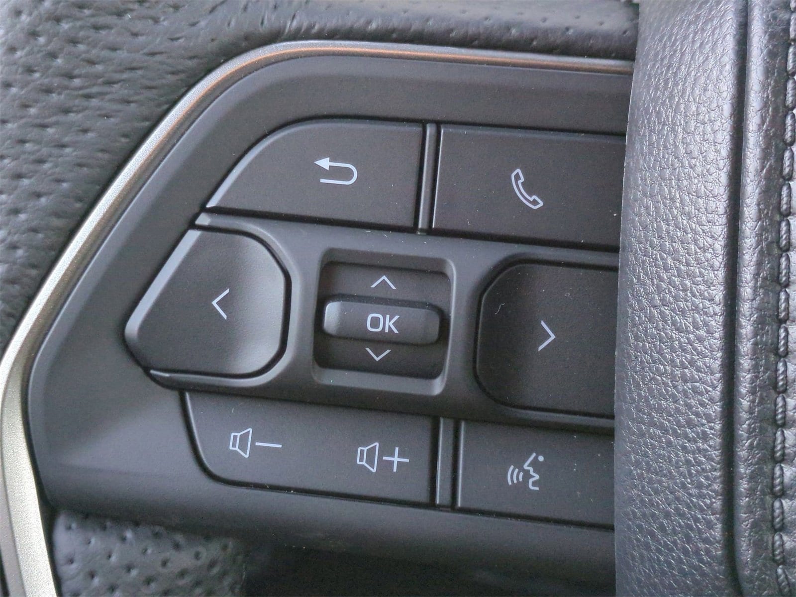 Thumbnail: 2025 Toyota Tacoma - 23