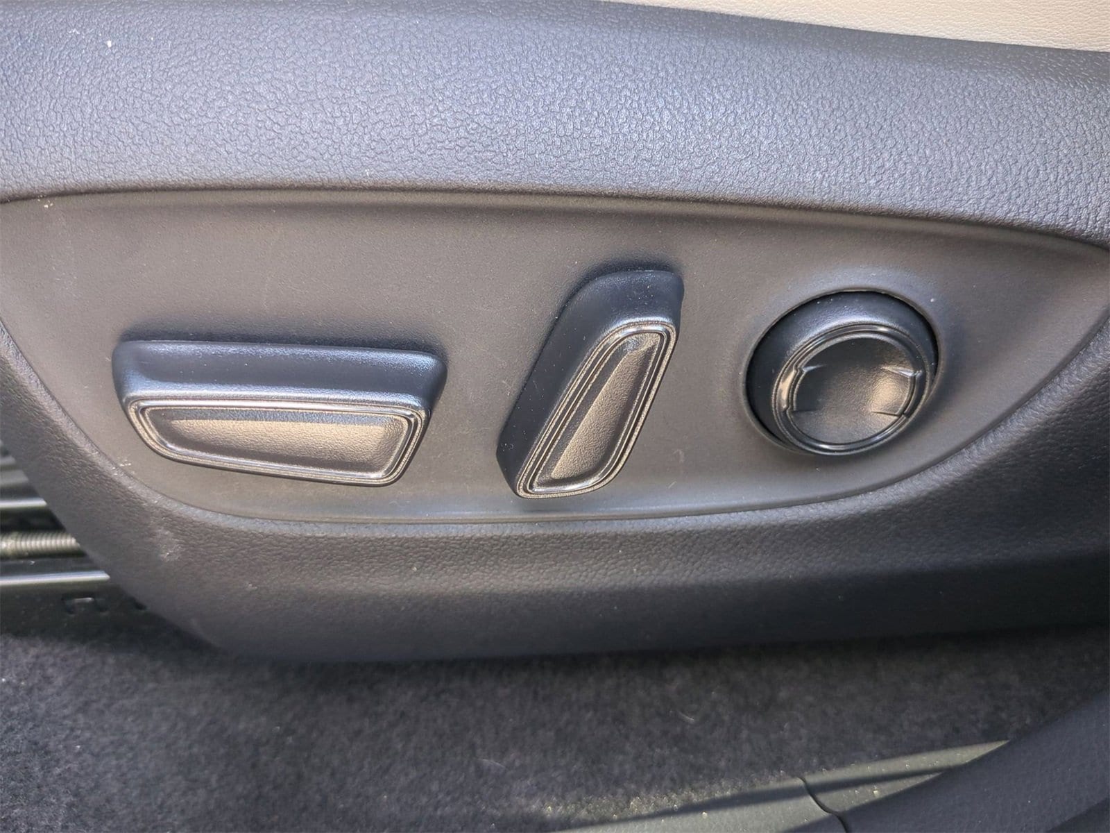 Thumbnail: 2024 Toyota RAV4 - 17