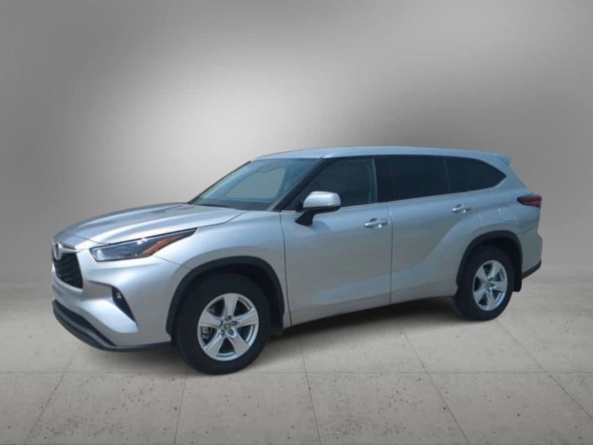 Thumbnail: 2022 Toyota Highlander - 4