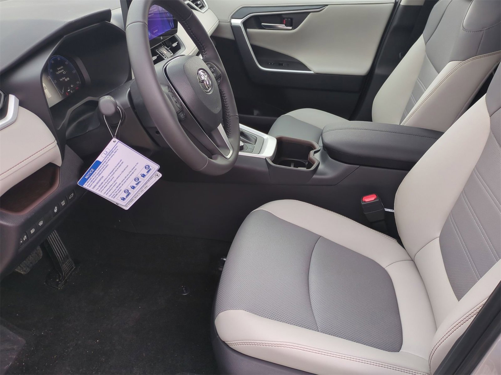 Thumbnail: 2025 Toyota RAV4 - 16