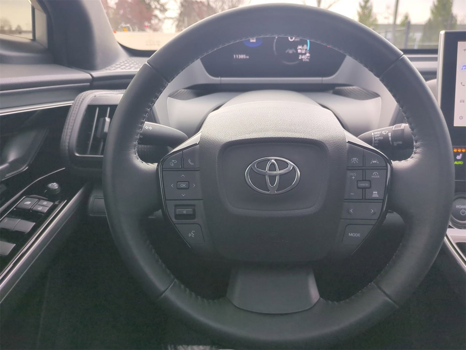 Thumbnail: 2024 Toyota bZ4X - 24