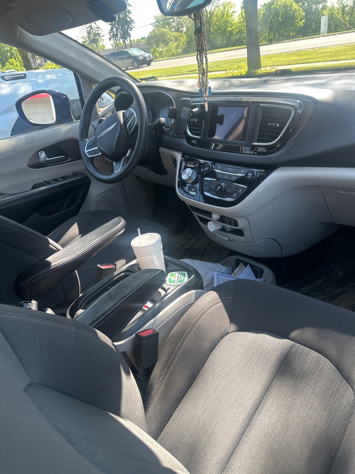 Thumbnail: 2018 Chrysler Pacifica - 5