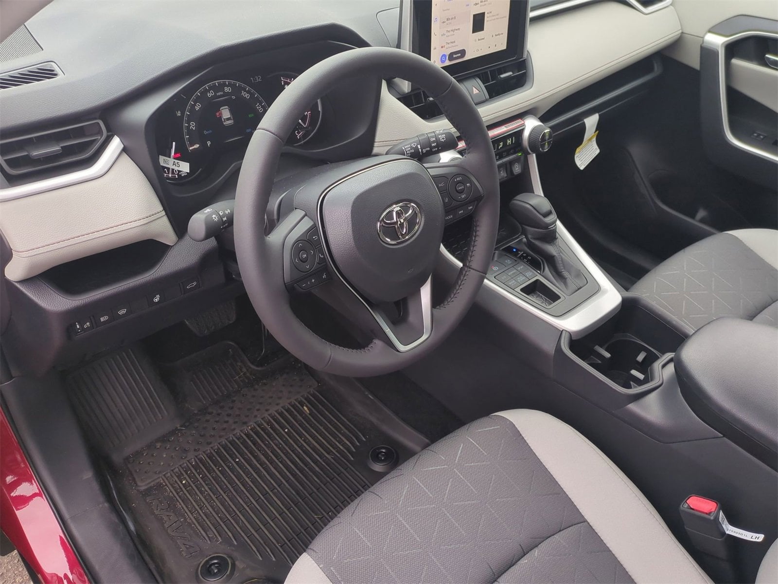 Thumbnail: 2025 Toyota RAV4 - 10