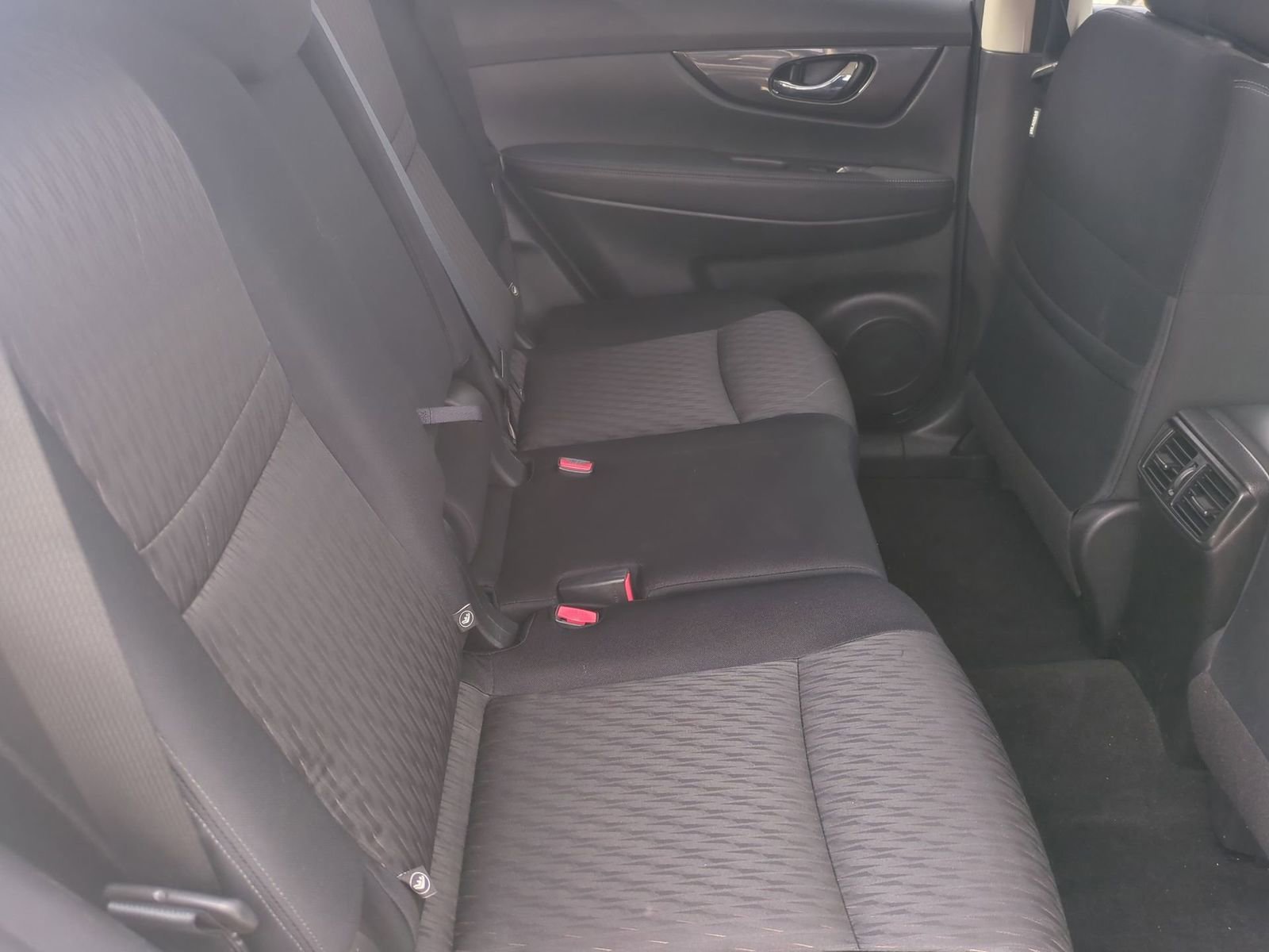 Thumbnail: 2018 Nissan Rogue - 20