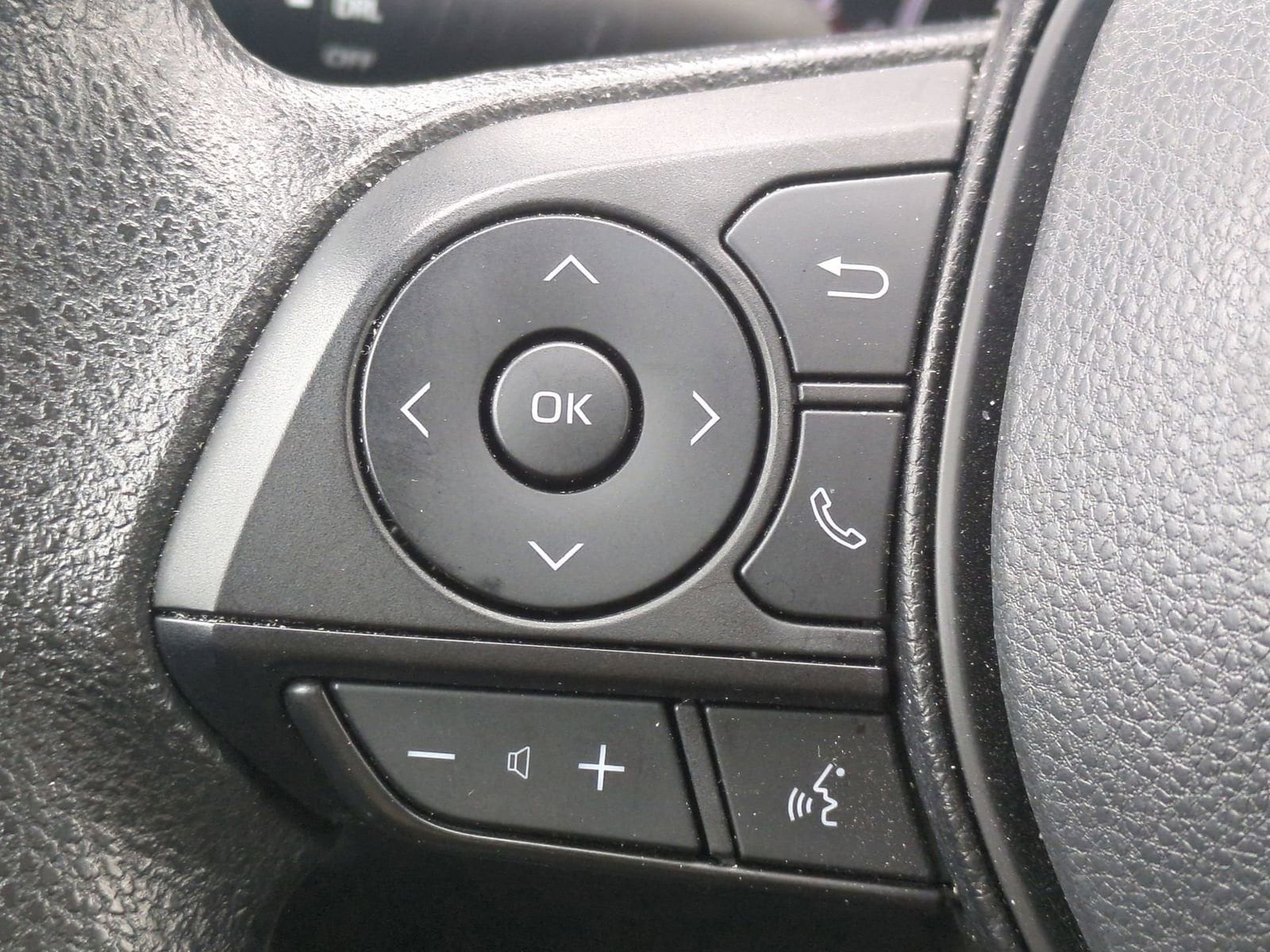 Thumbnail: 2023 Toyota RAV4 - 22