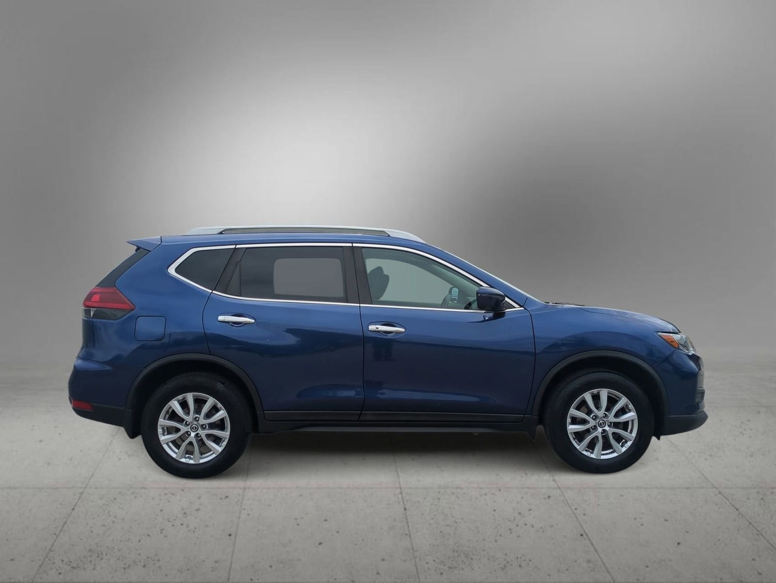 Thumbnail: 2018 Nissan Rogue - 9