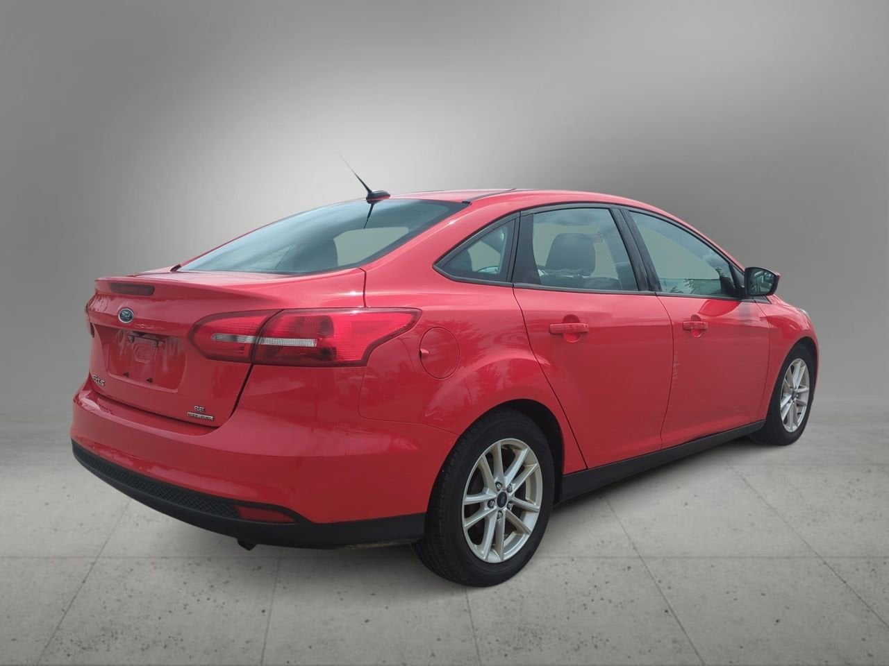 Thumbnail: 2016 Ford Focus - 8