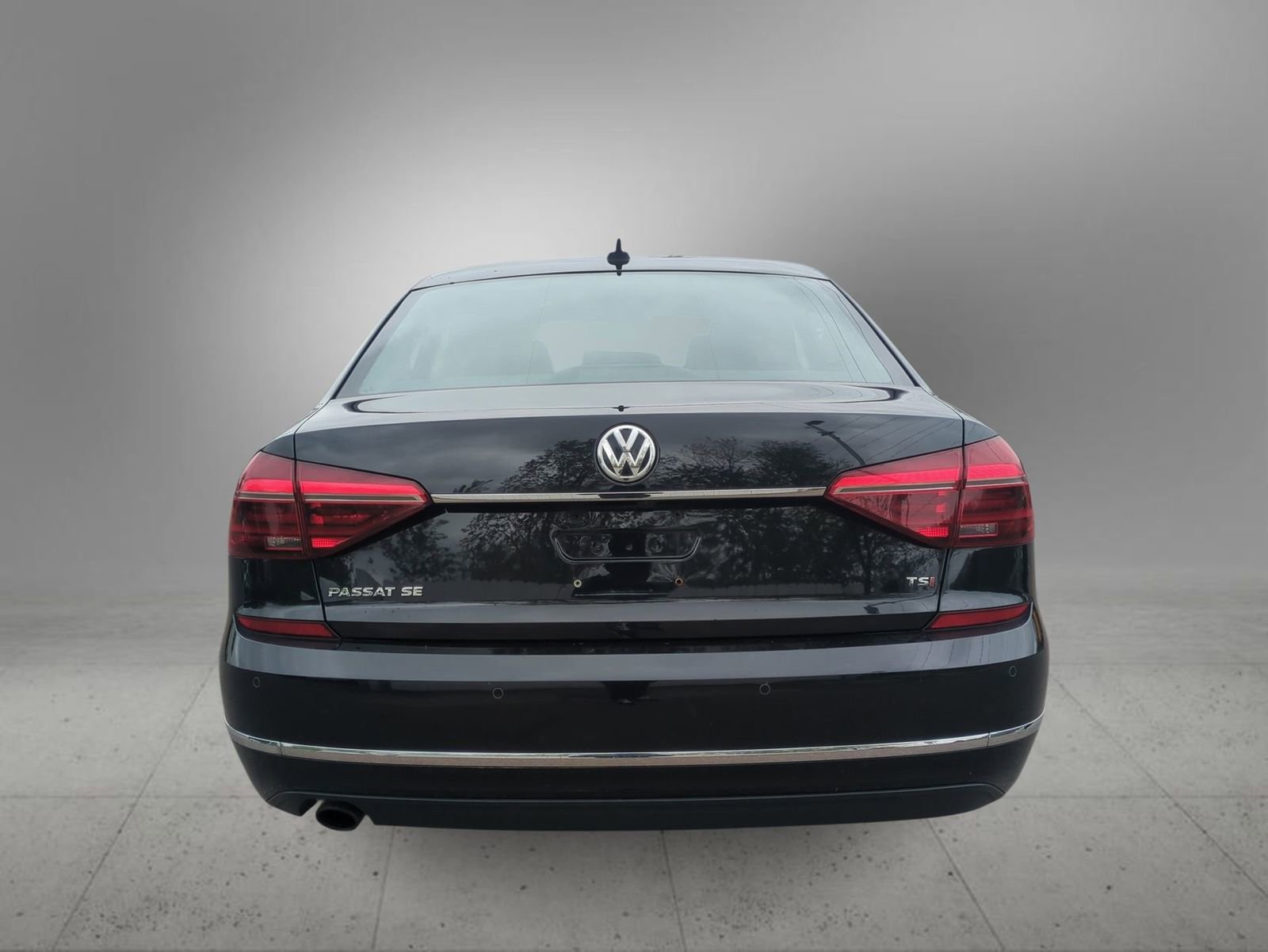 Thumbnail: 2017 Volkswagen Passat - 7