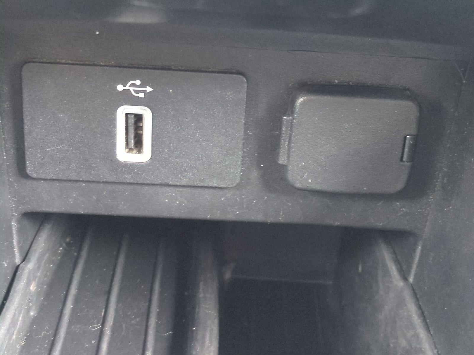 Thumbnail: 2017 Ford Explorer - 32