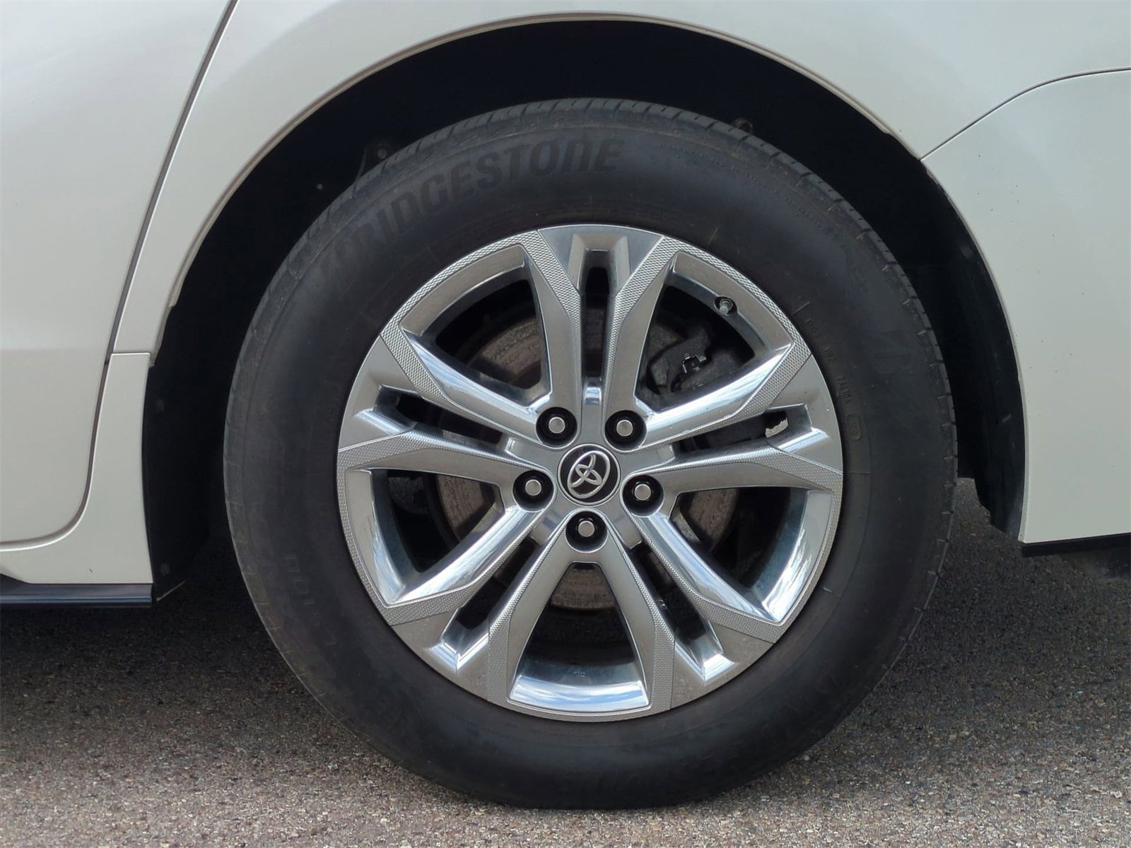 Thumbnail: 2021 Toyota Sienna - 14