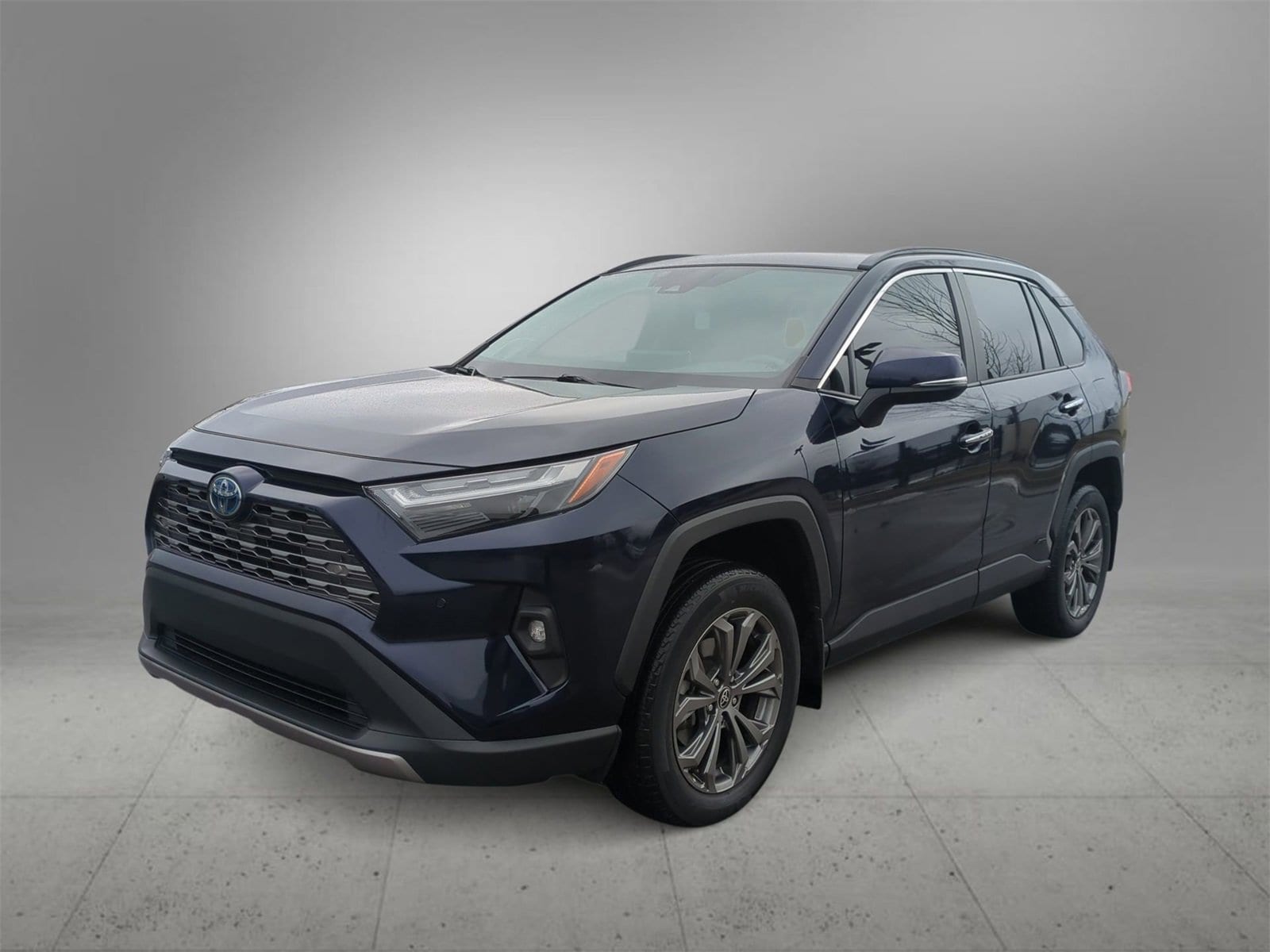 Thumbnail: 2022 Toyota RAV4 - 4