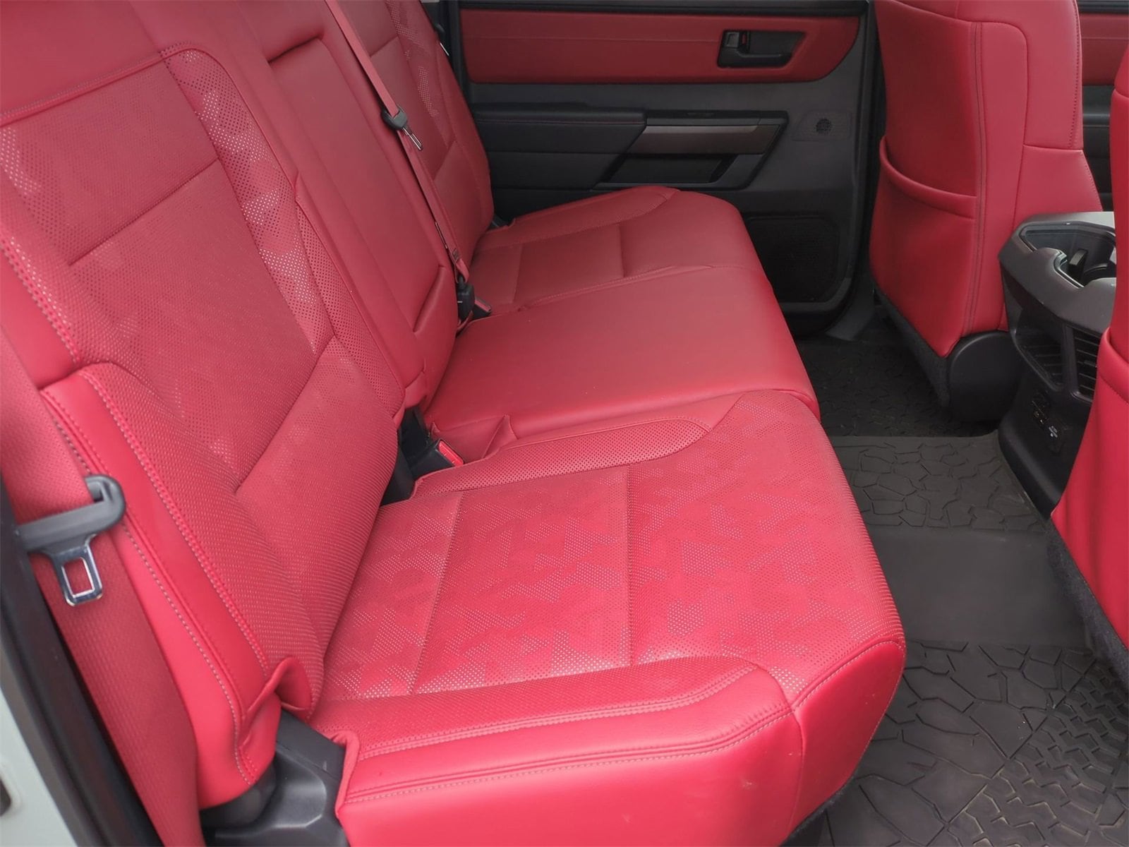 Thumbnail: 2022 Toyota Tundra - 21