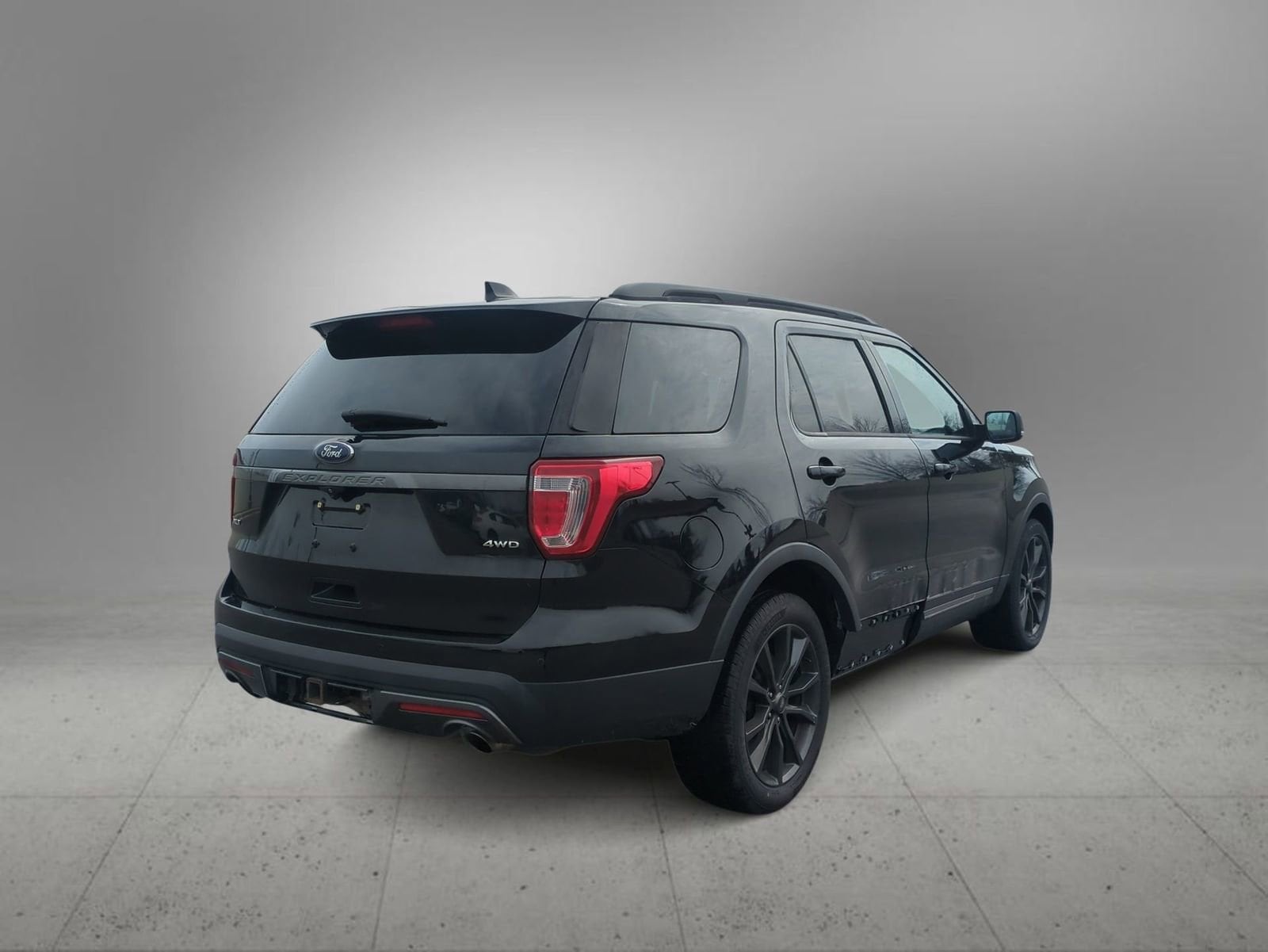 Thumbnail: 2017 Ford Explorer - 8