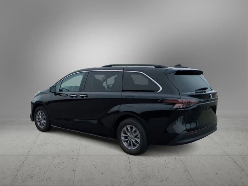 2023 Toyota Sienna XLE 6
