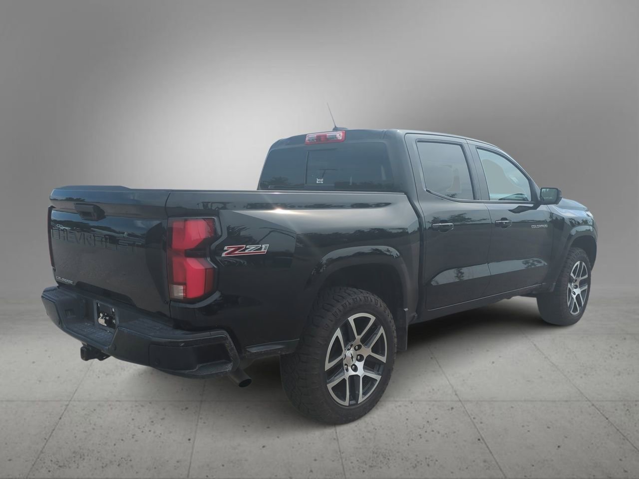 Thumbnail: 2023 Chevrolet Colorado - 8