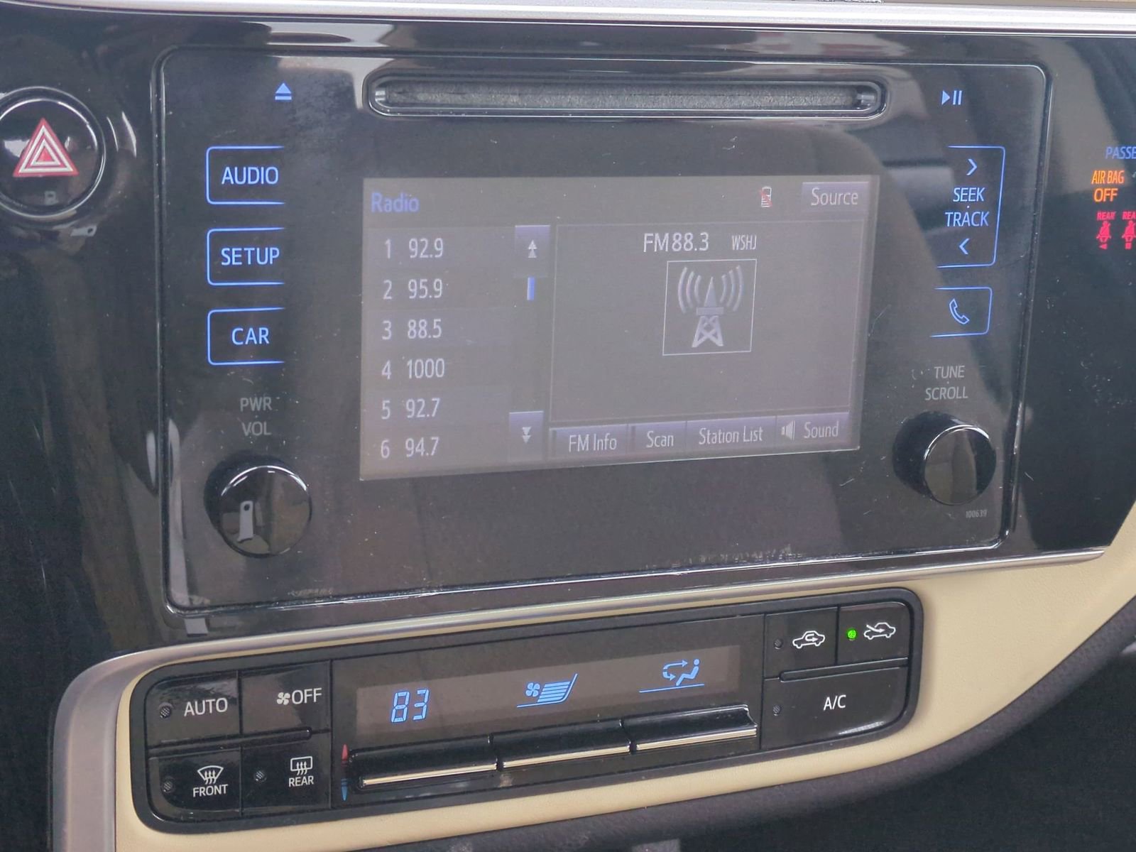 Thumbnail: 2019 Toyota Corolla - 27