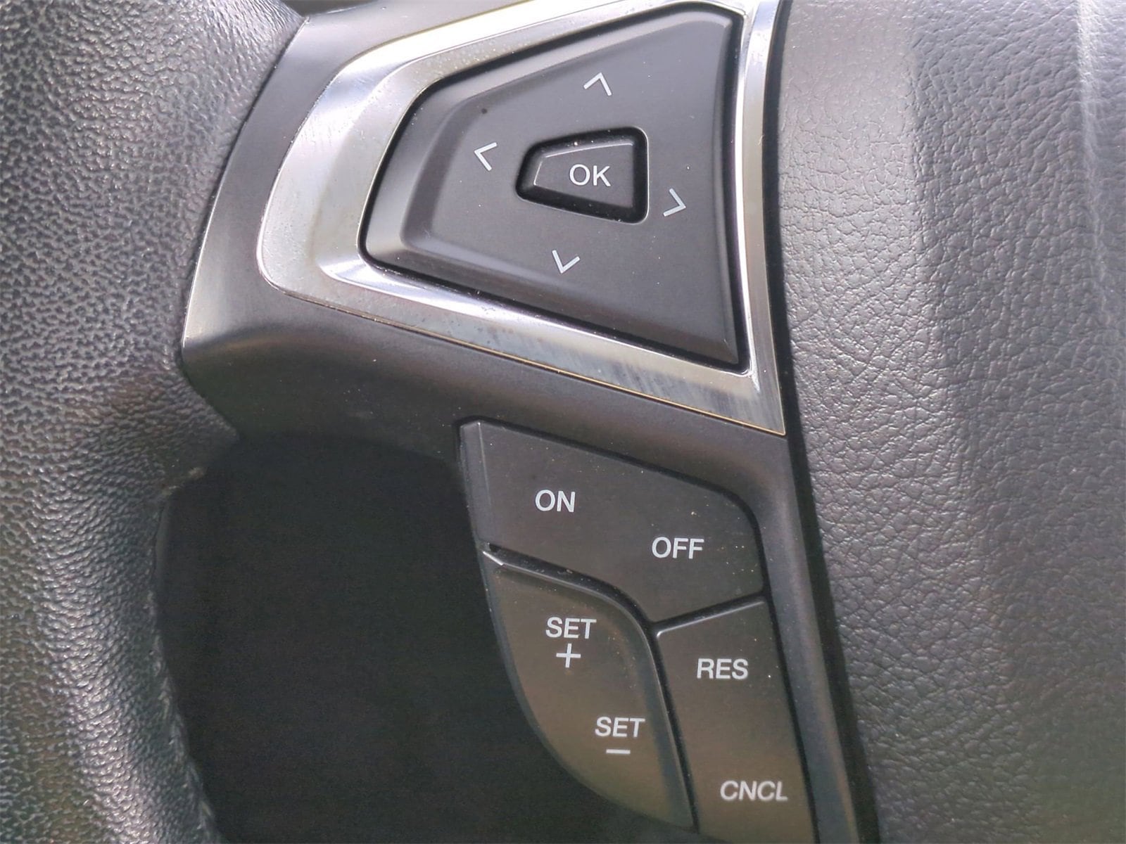 Thumbnail: 2023 Ford Edge - 23