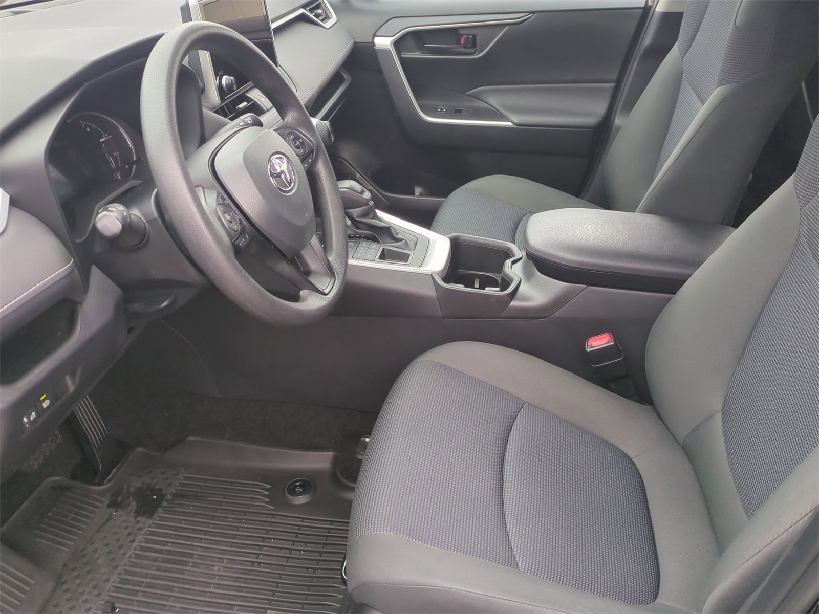 Thumbnail: 2023 Toyota RAV4 - 16