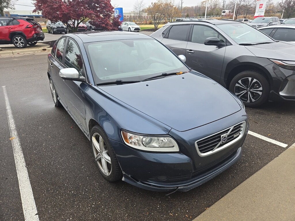 Used 2009 Volvo S40 T5 R-Design Sedan
