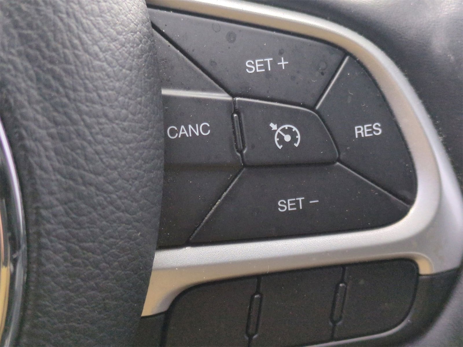 Thumbnail: 2020 Jeep Compass - 24