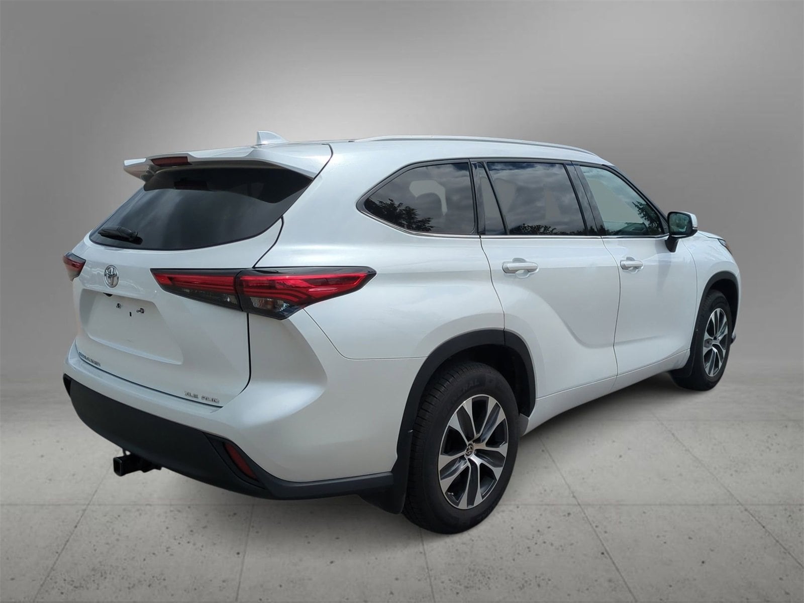 Thumbnail: 2022 Toyota Highlander - 8