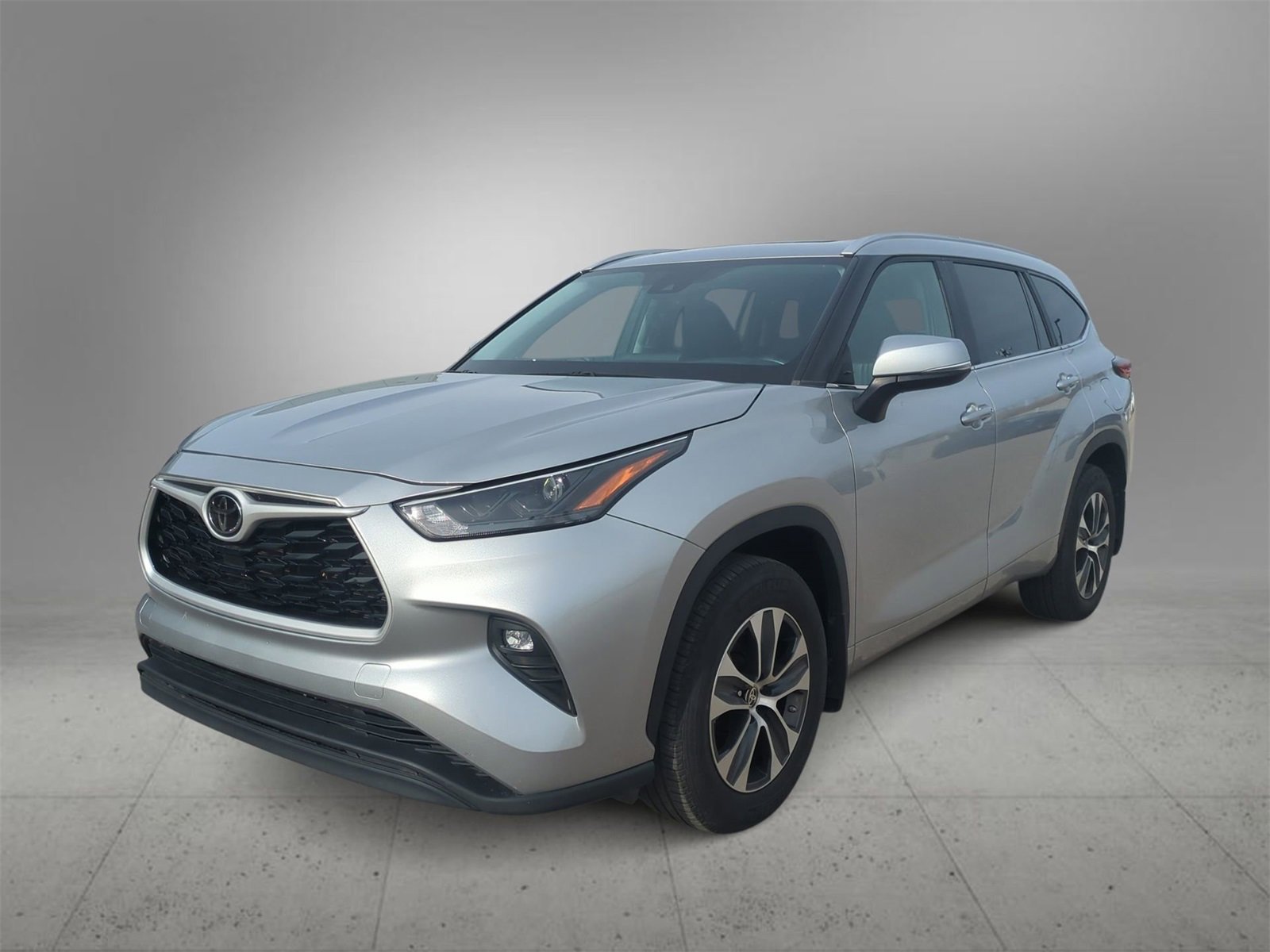 2023 Toyota Highlander L photo 4