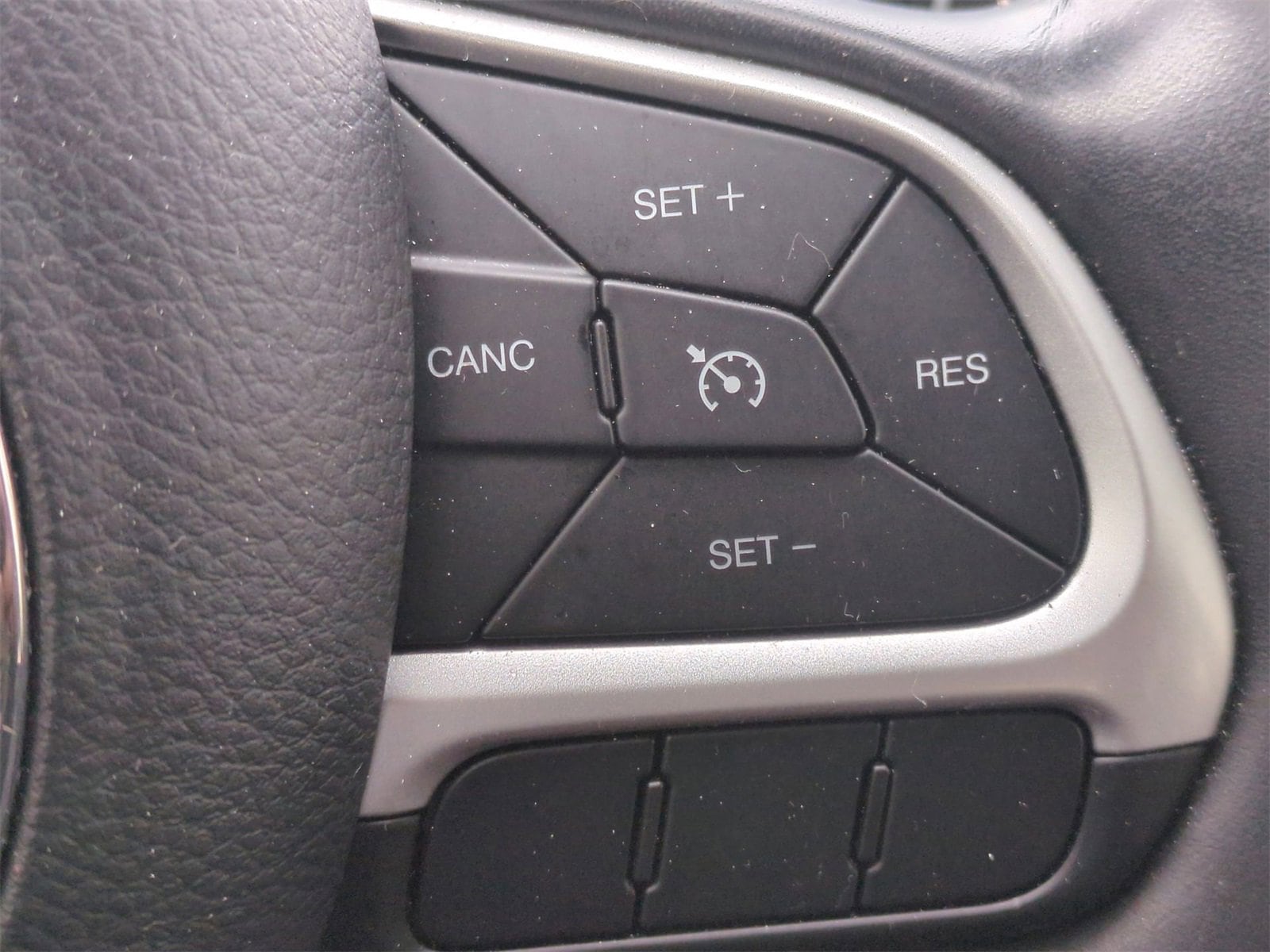Thumbnail: 2020 Jeep Compass - 26