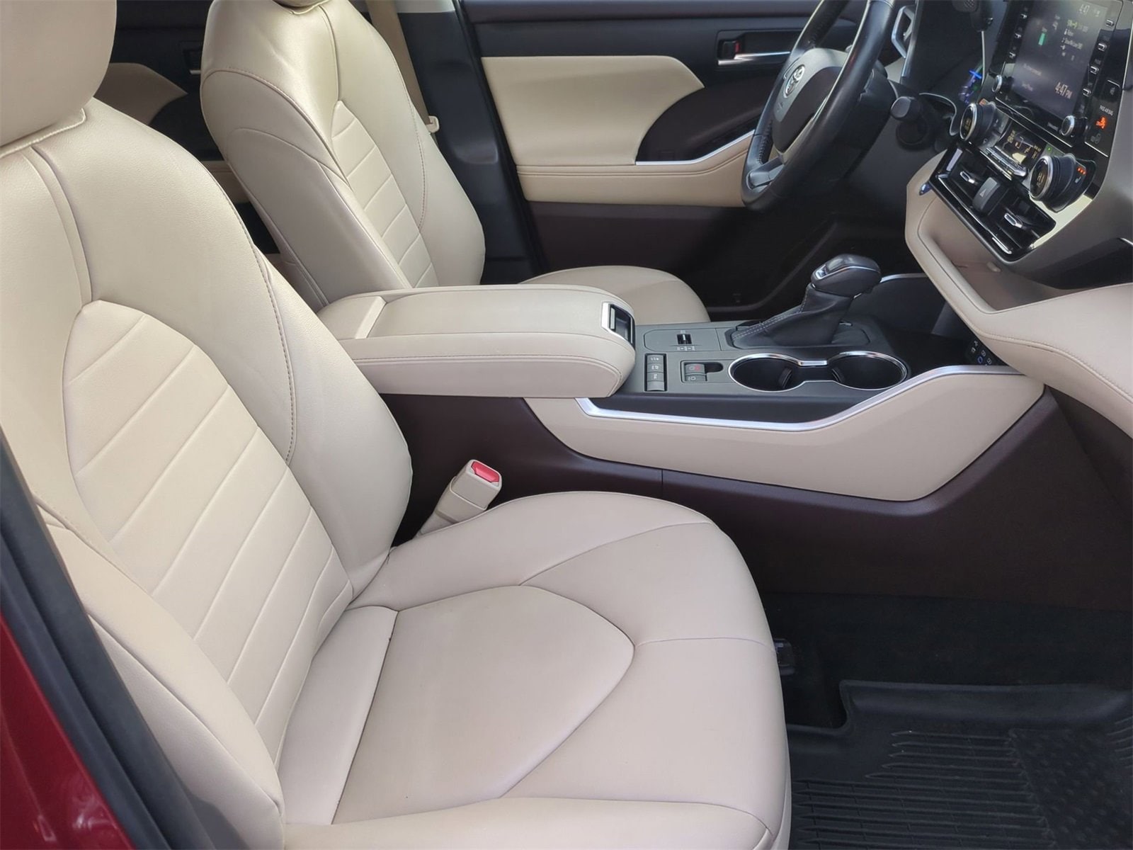 Thumbnail: 2022 Toyota Highlander - 23