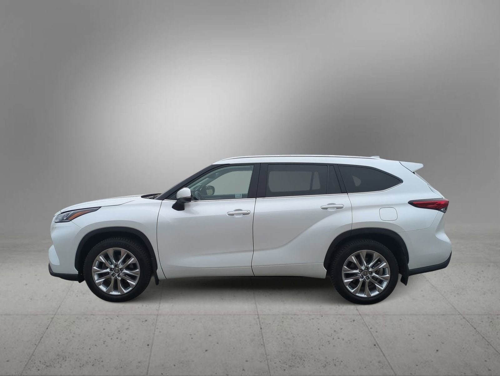 Thumbnail: 2023 Toyota Highlander - 5