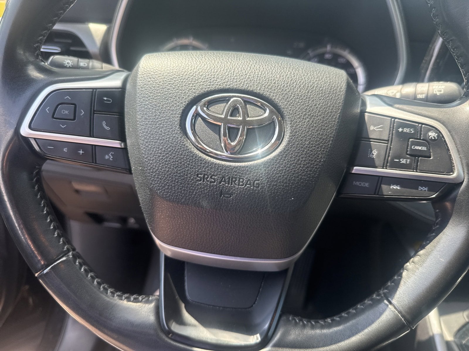Thumbnail: 2022 Toyota Highlander - 6
