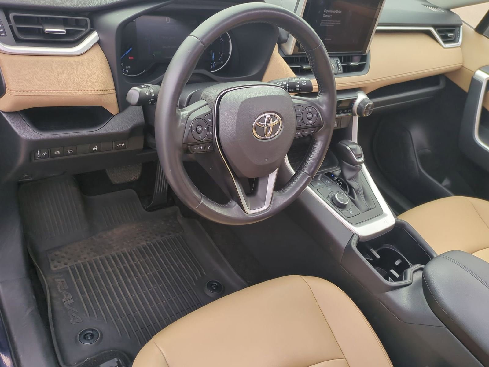 Thumbnail: 2024 Toyota RAV4 - 10