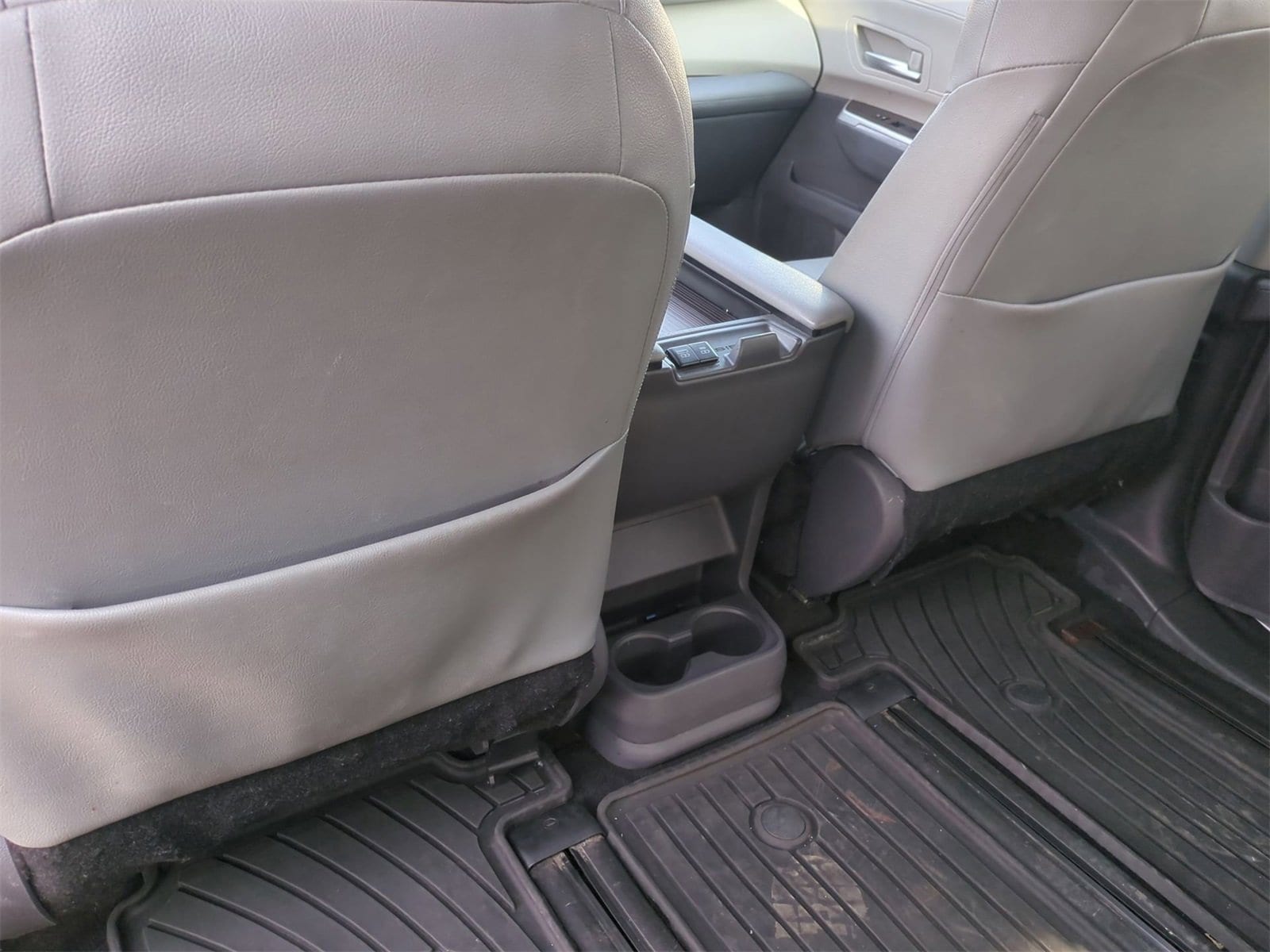 Thumbnail: 2021 Toyota Sienna - 18