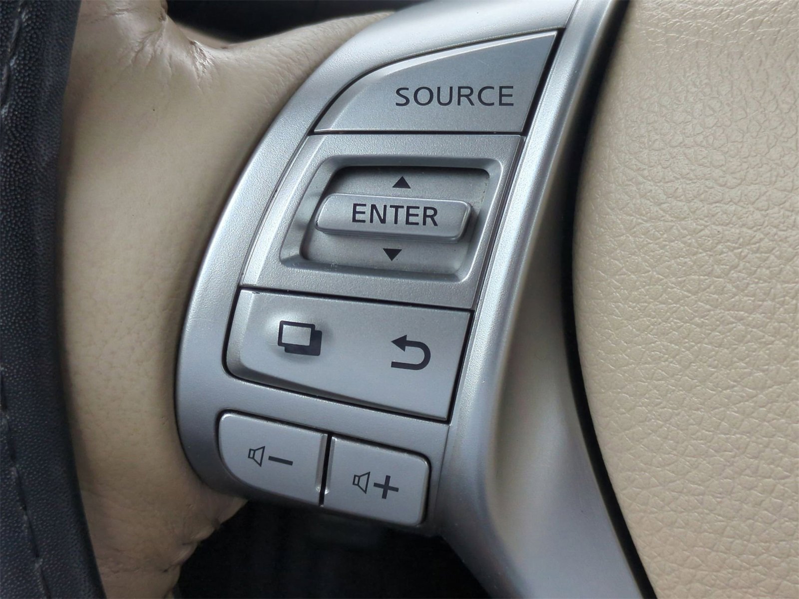 Thumbnail: 2018 Nissan Altima - 23