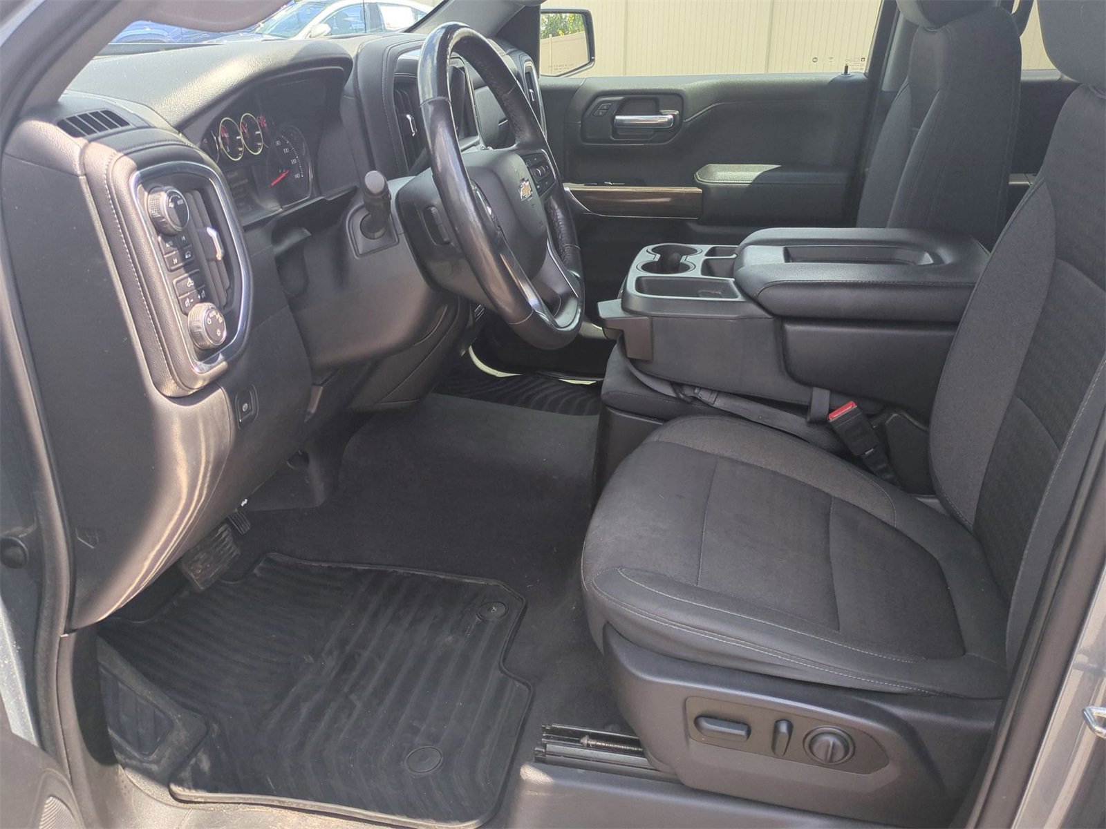 Thumbnail: 2020 Chevrolet Silverado 1500 - 16
