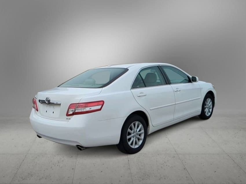 2010 Toyota Camry XLE 8