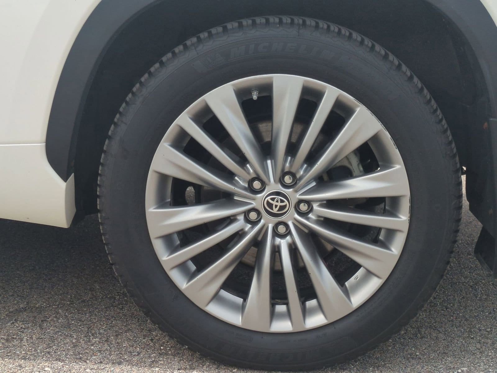 Thumbnail: 2021 Toyota Highlander - 14