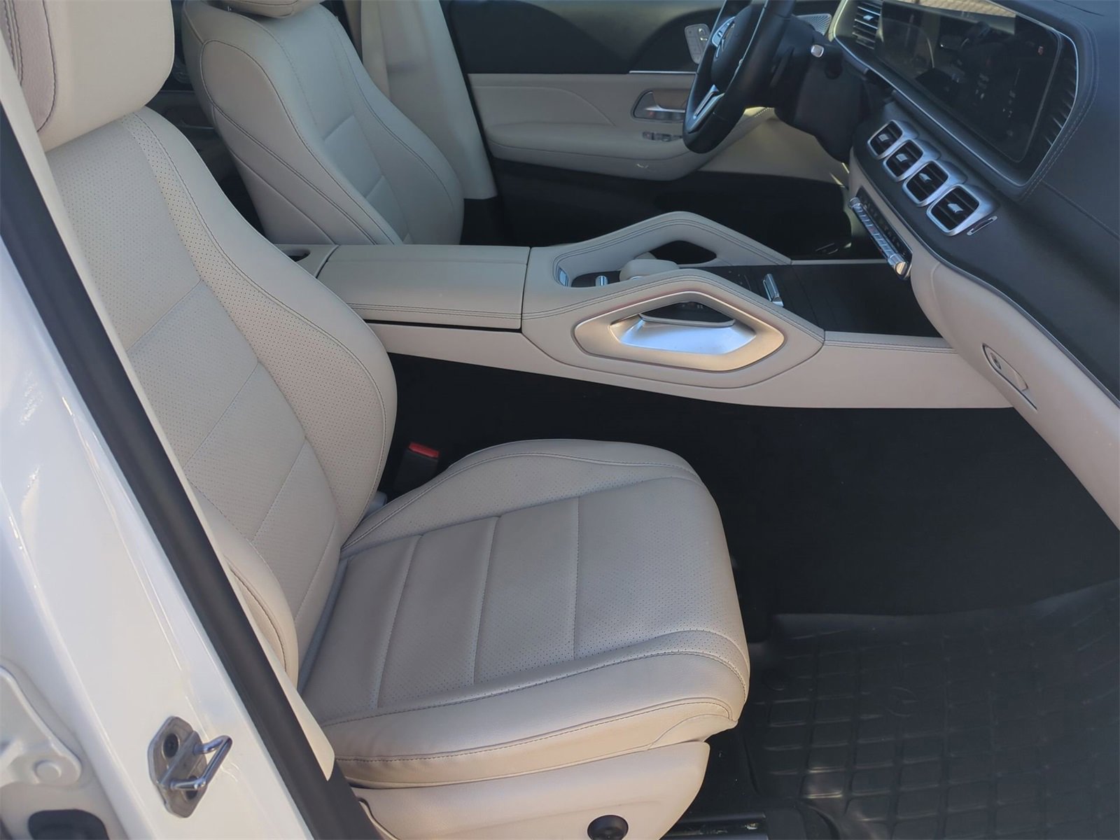 Thumbnail: 2022 Mercedes-Benz GLS - 23