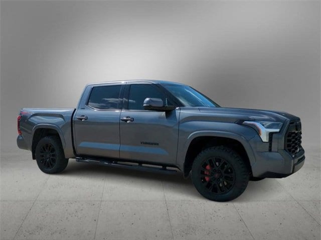 Used 2022 Toyota Tundra SR5 with VIN 5TFLA5DB3NX042051 for sale in Farmington, MI