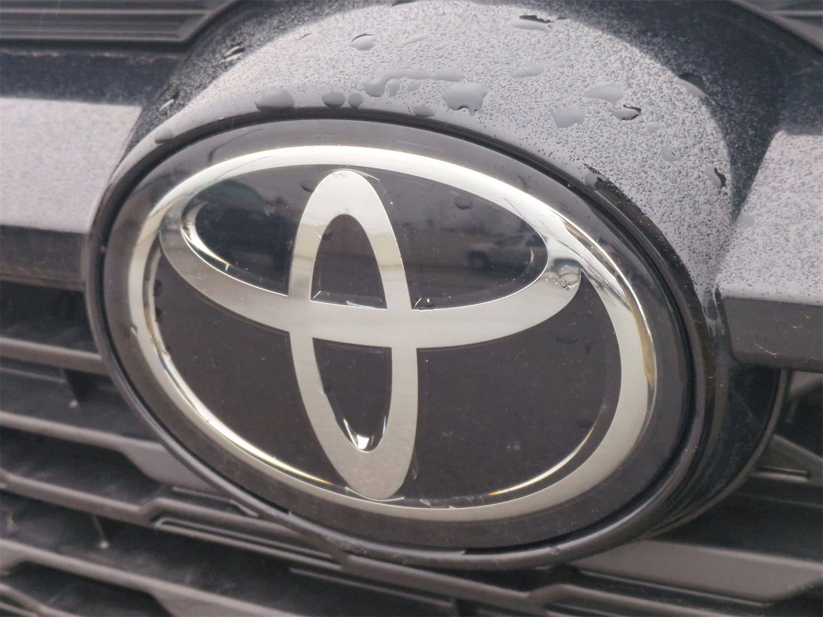 Thumbnail: 2023 Toyota RAV4 - 12