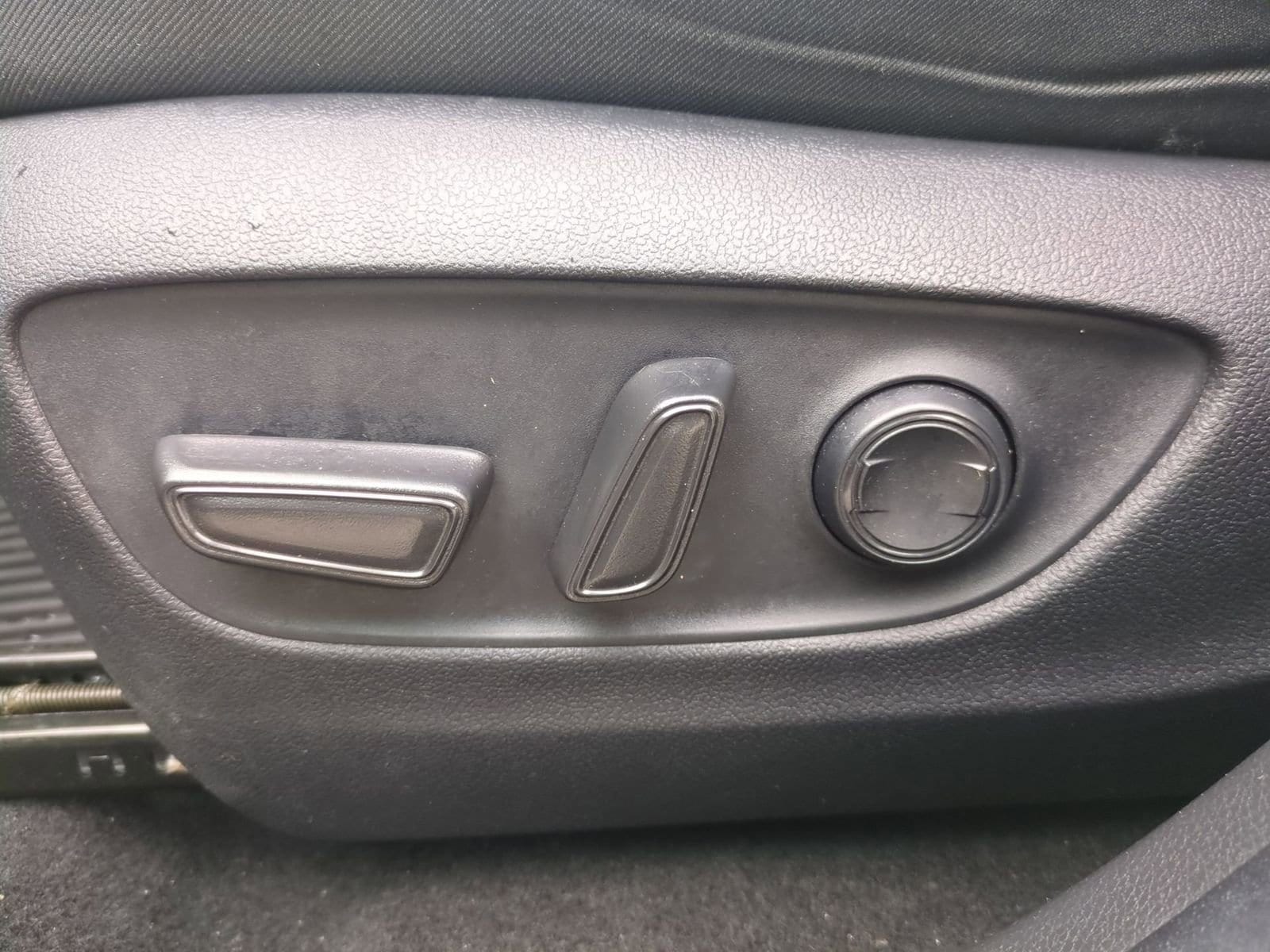 Thumbnail: 2023 Toyota RAV4 - 17