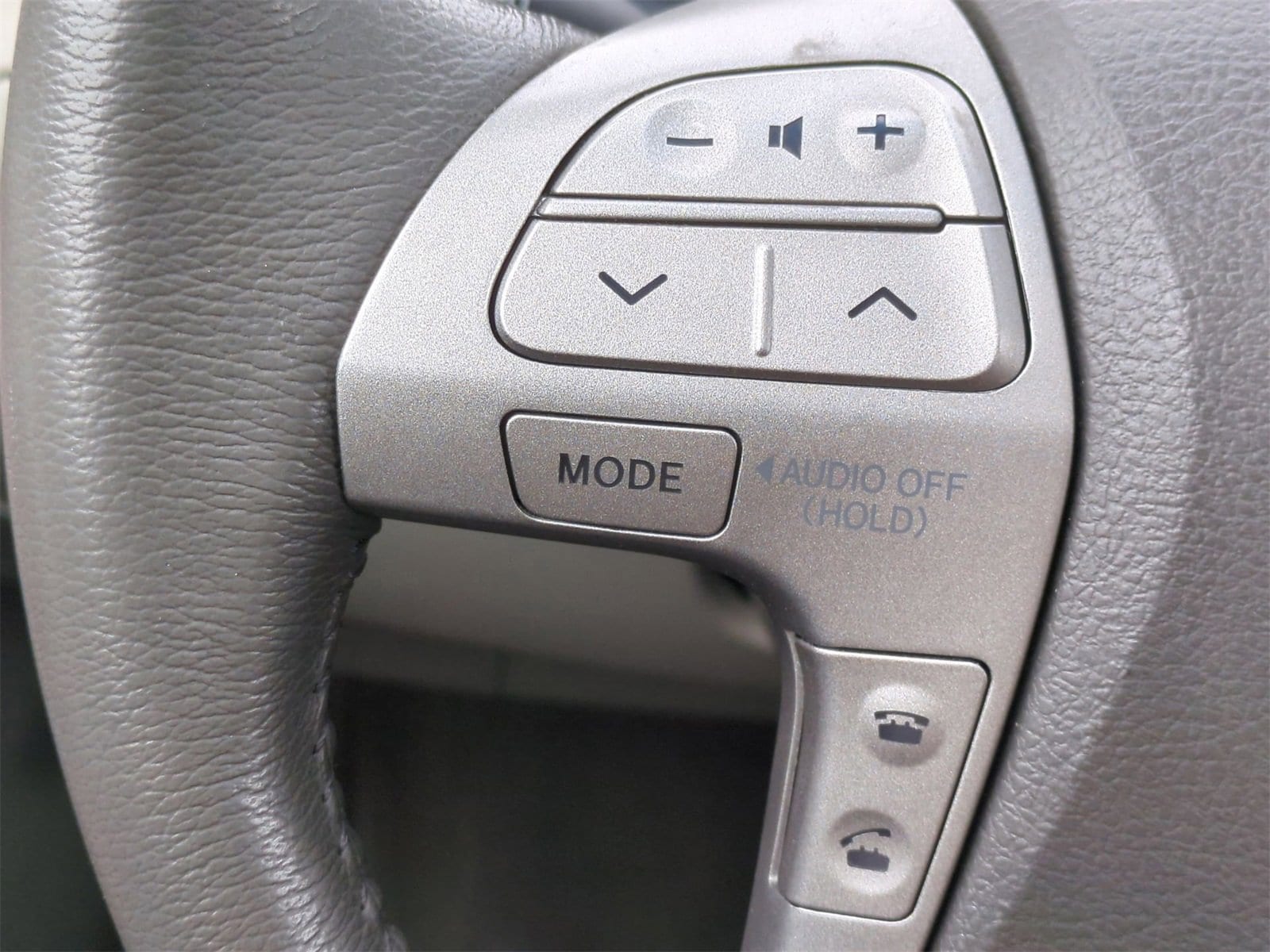 2010 Toyota Camry XLE 25