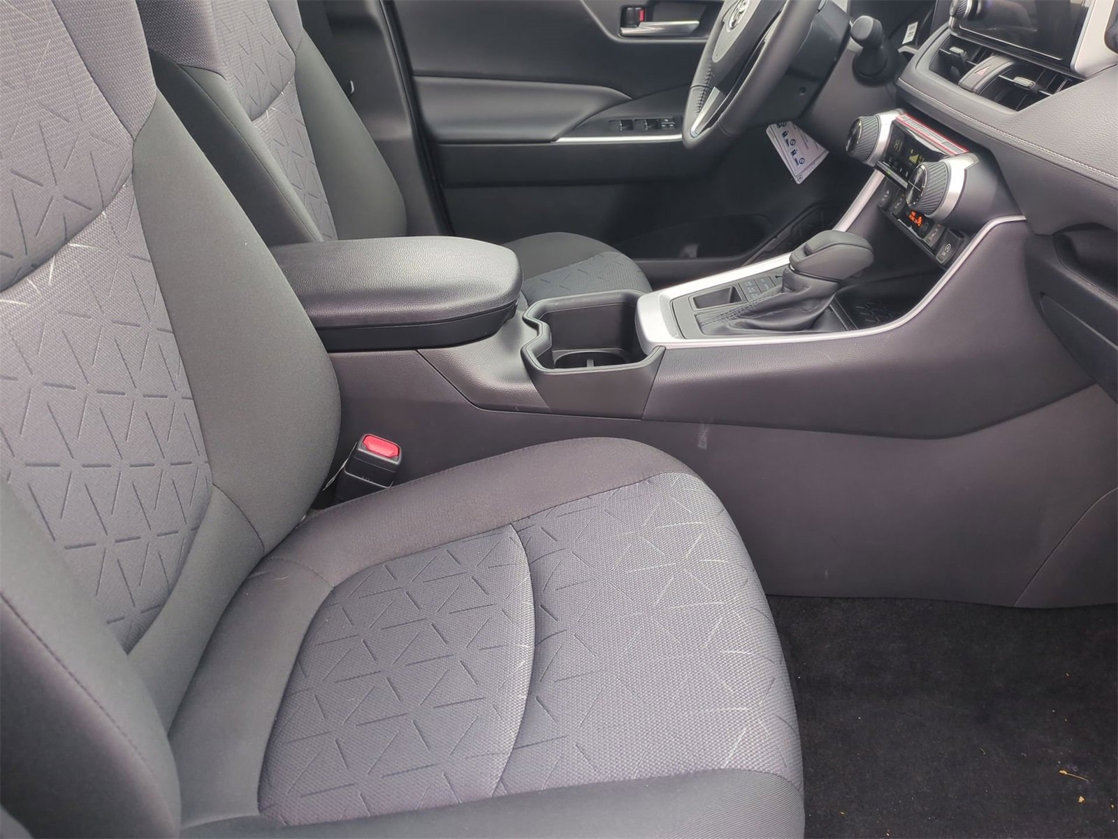 Thumbnail: 2025 Toyota RAV4 - 23