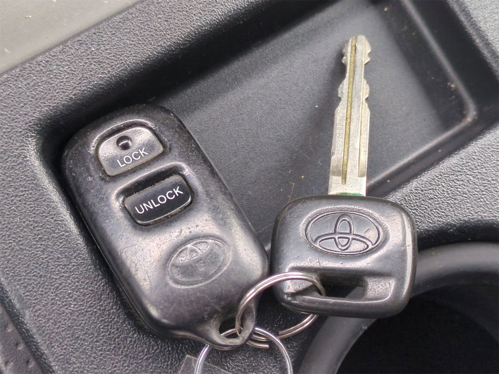 Thumbnail: 2007 Toyota FJ Cruiser - 23