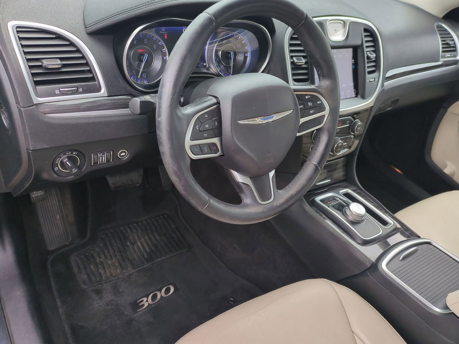 Thumbnail: 2017 Chrysler 300 - 10