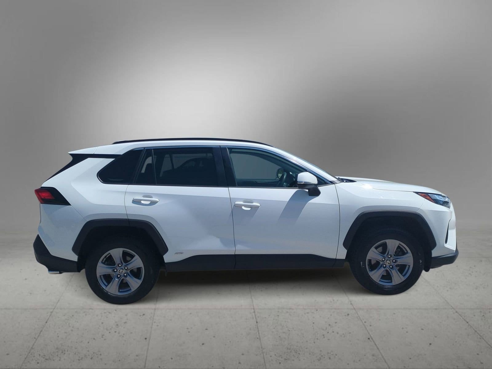 Thumbnail: 2022 Toyota RAV4 - 9