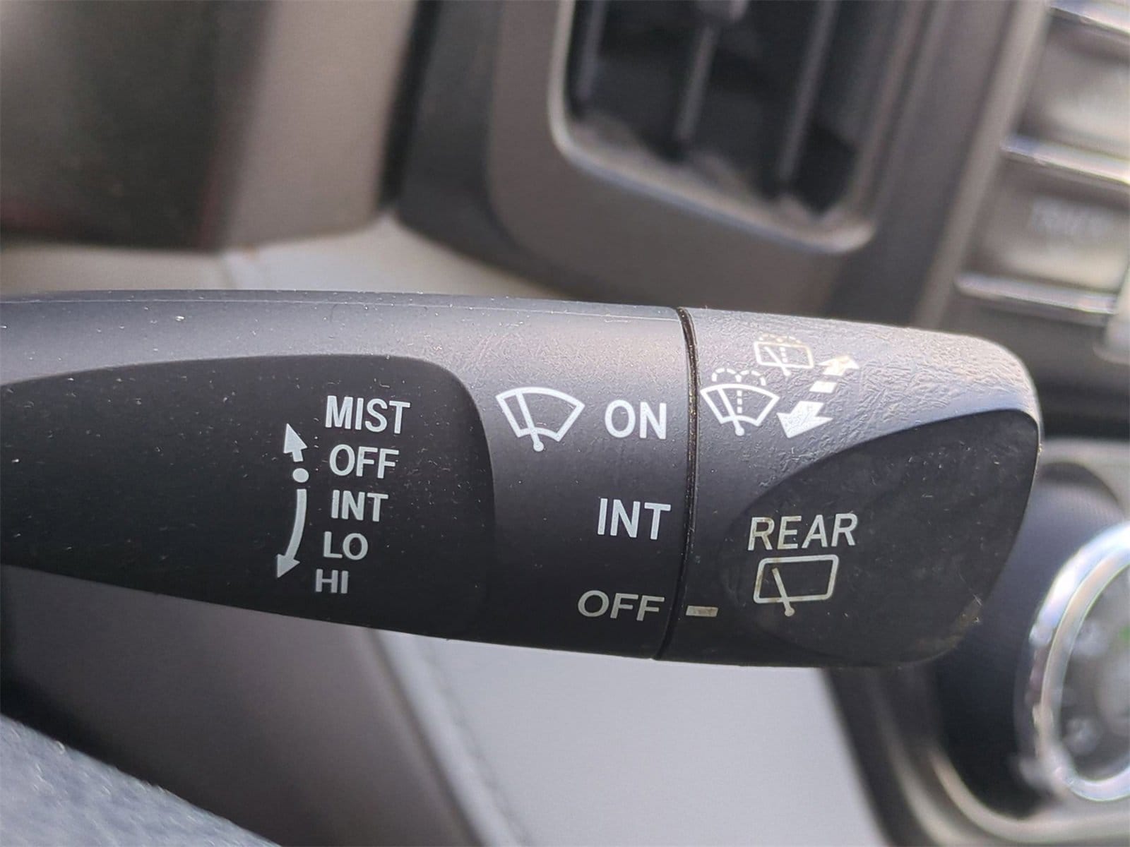 Thumbnail: 2013 Toyota RAV4 - 25